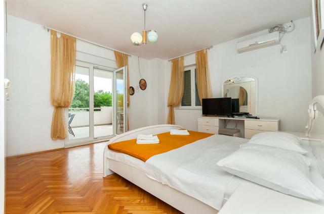 Vulić vila - apartmán pro 6-8 osob - Omiš -  - Chorvatsko