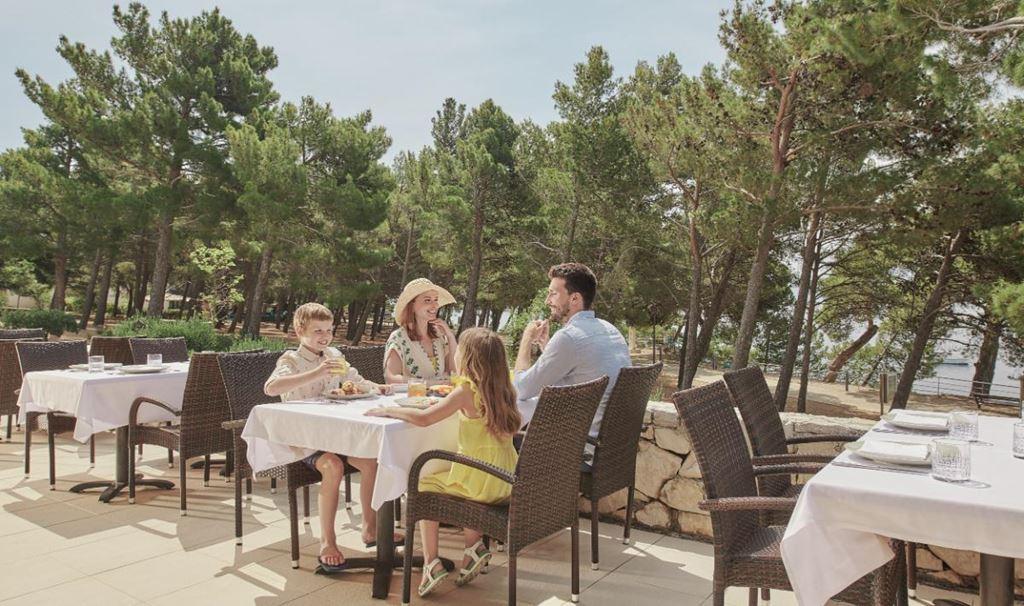 Elaphusa Bluesun hotel - Bol (ostrov Brač) - - Chorvatsko
