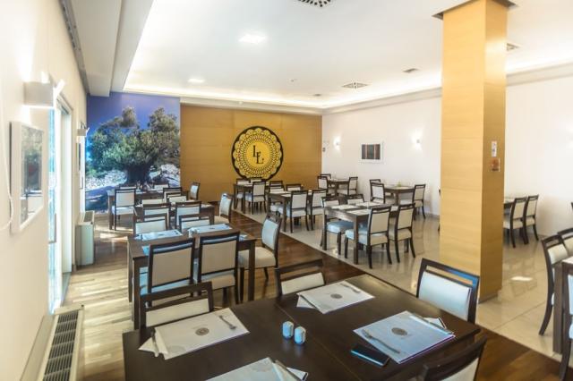 La Luna Island hotel - Jakišnica (ostrov Pag) -  - Chorvatsko