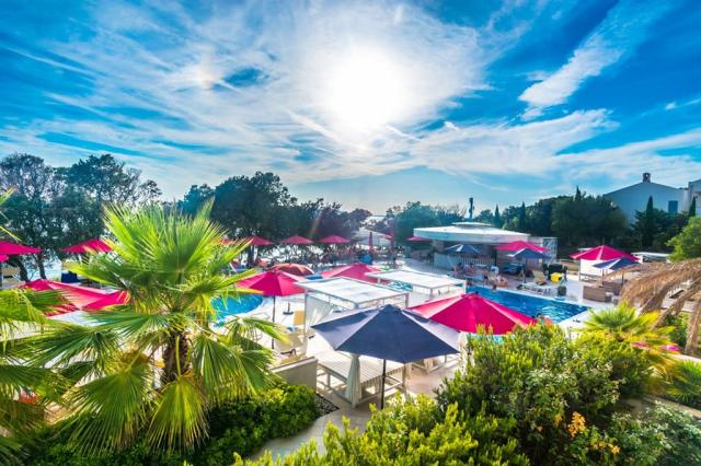 La Luna Island hotel - venkovní bazén - Jakišnica (ostrov Pag) 