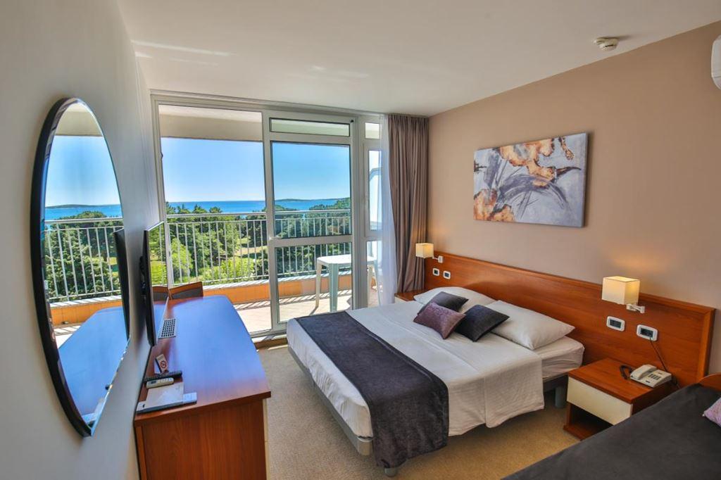Holiday Arena hotel - pokoj s balkonem, mořská strana - Medulin