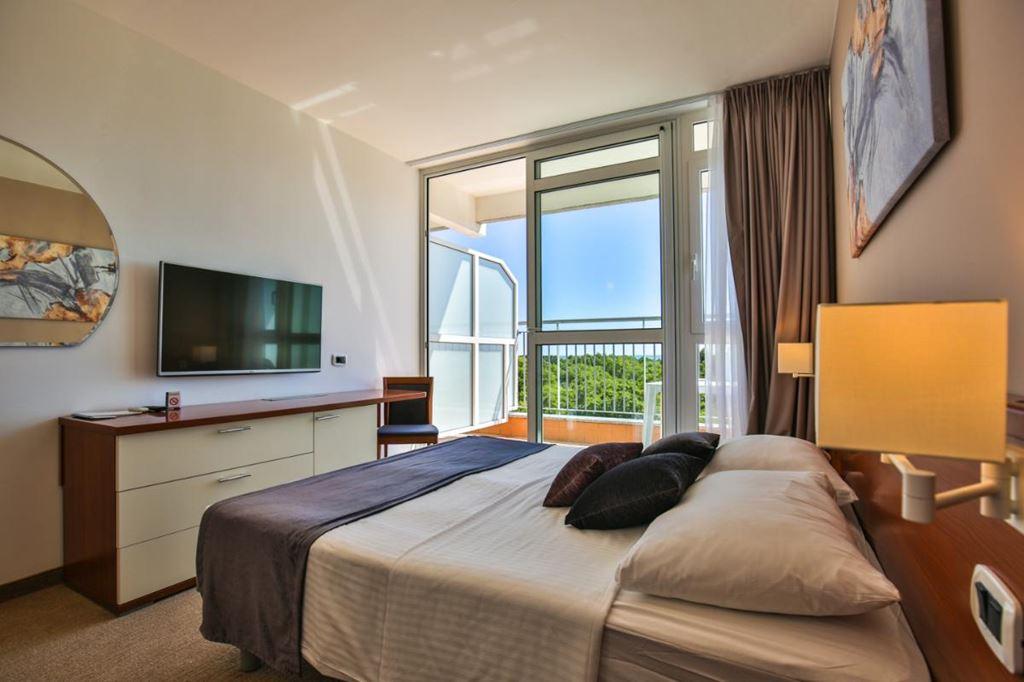 Holiday Arena hotel - pokoj s balkonem, mořská strana - Medulin