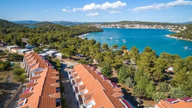 Holiday Village Jezera-Lovišća apartmány - Jezera (ostrov Murte