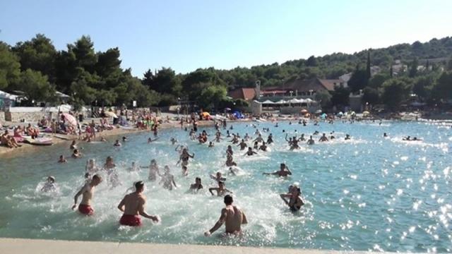 Holiday Village Jezera-Lovišća apartmány - Jezera (ostrov Murte