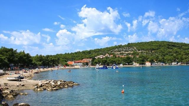 Holiday Village Jezera-Lovišća apartmány - Jezera (ostrov Murte