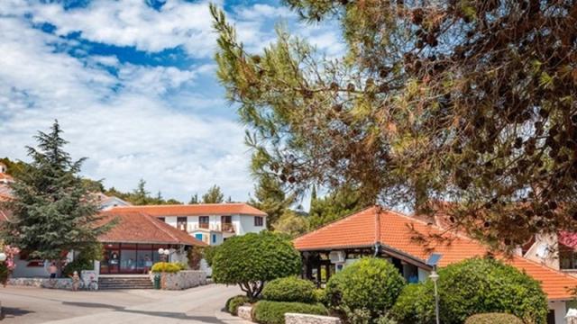 Holiday Village Jezera-Lovišća apartmány - Jezera (ostrov Murte