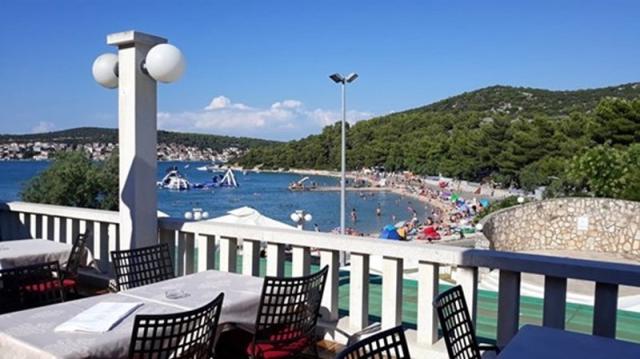 Holiday Village Jezera-Lovišća apartmány - Jezera (ostrov Murte