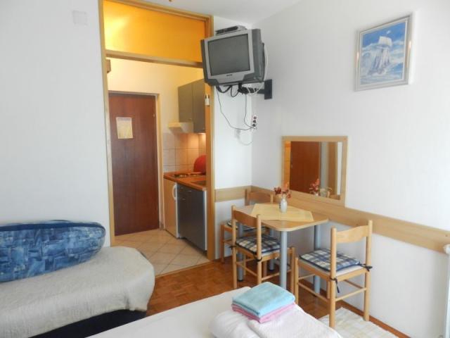 Marušič vila - apartmány - studio pro 3 osoby č. 1 - Brist -   