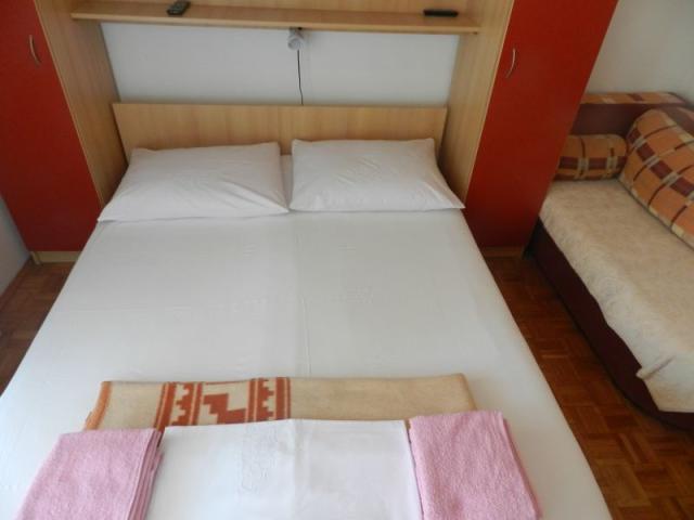 Marušič vila - apartmány - studio pro 3 osoby č. 3 - Brist -   