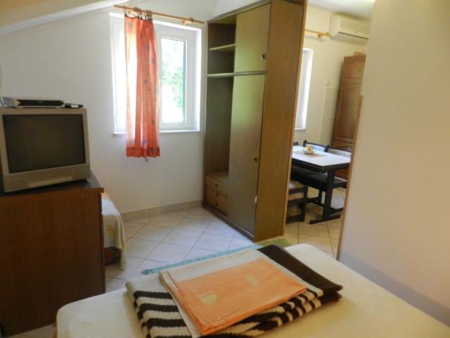 Marušič vila - apartmány - studio pro 3 osoby č. 4 - Brist -   