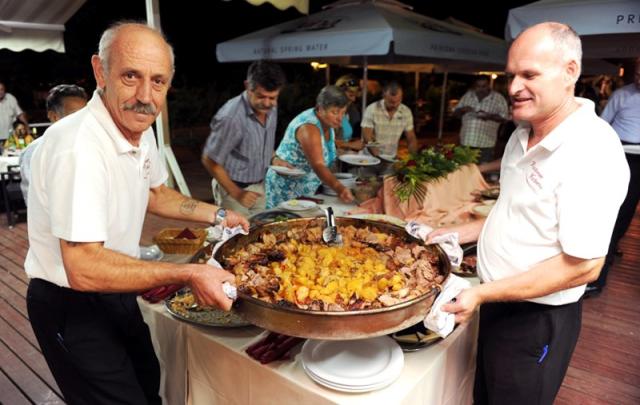 Apartmány v soukromí - konkrétní vily - Restaurace Kotarina - V