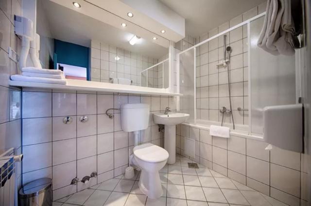 Issa hotel - dvoulůžkový pokoj s balkonem, mořská strana - Vis 