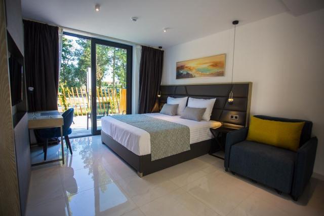 Liberty Plaza hotel - pokoj Deluxe BP - Novalja (ostrov Pag) - 