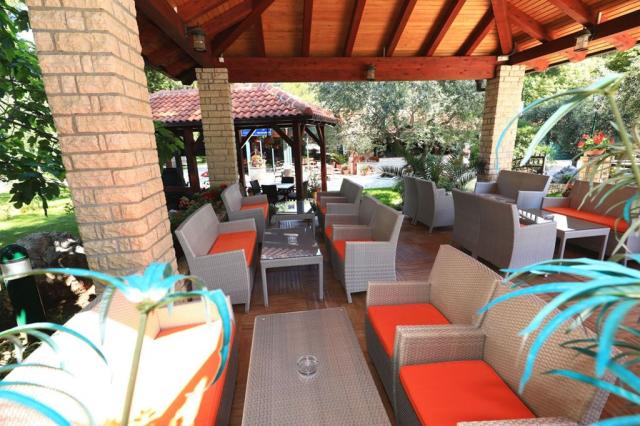 San Antonio Mediteransko Selo - Bar u bazénu - Biograd na Moru 