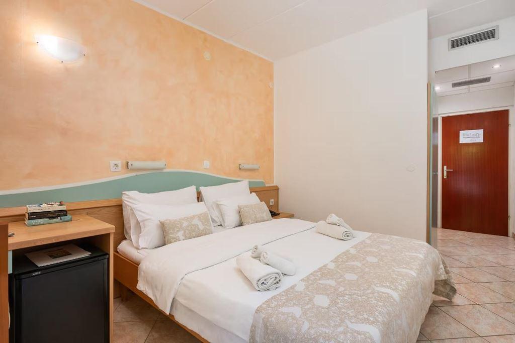 Mimosa Lido Palace hotel - pokoj S1 - Rabac - - Chorvatsko