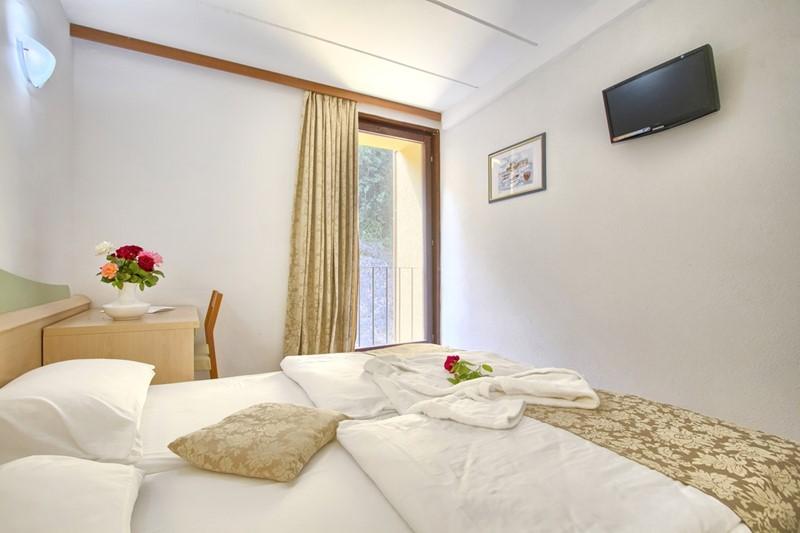 Mimosa Lido Palace hotel - pokoj S2 - Rabac - - Chorvatsko