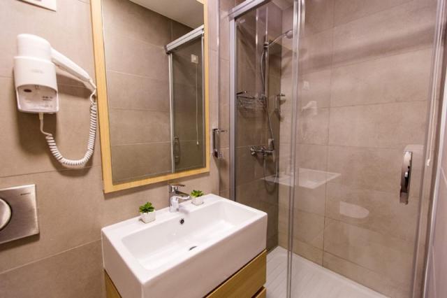 Crikvenica hotel - dvoulůžkový pokoj Superior, balkon - Crikven