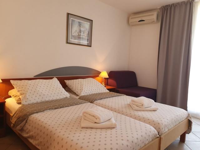 Brzet (pod Omišem) - Brzet hotel - polopenze s nápoji - 