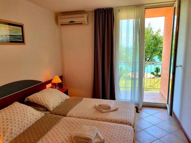 Brzet (pod Omišem) - Brzet hotel - polopenze s nápoji - 