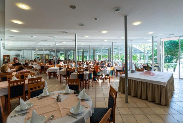 Brzet (pod Omišem) - Brzet hotel - polopenze s nápoji -  - Chor