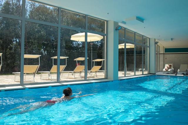 Crvena Luka Resort pokoje - vnitřní vyhřívaný bazén - Crvena Lu