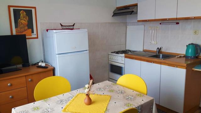 Viktorija vila - apartmán pro 4 osoby se 2 přistýlkami (1/4+1(+