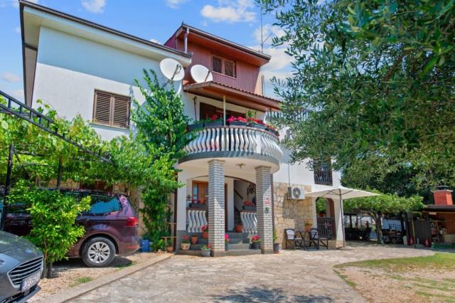 Adria Haus apartmány a pokoje - Posedarje -  - Chorvatsko