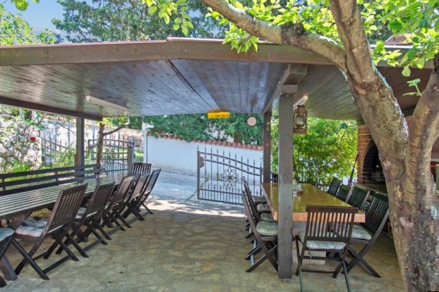 Adria Haus apartmány a pokoje - gril - Posedarje -  - Chorvatsk