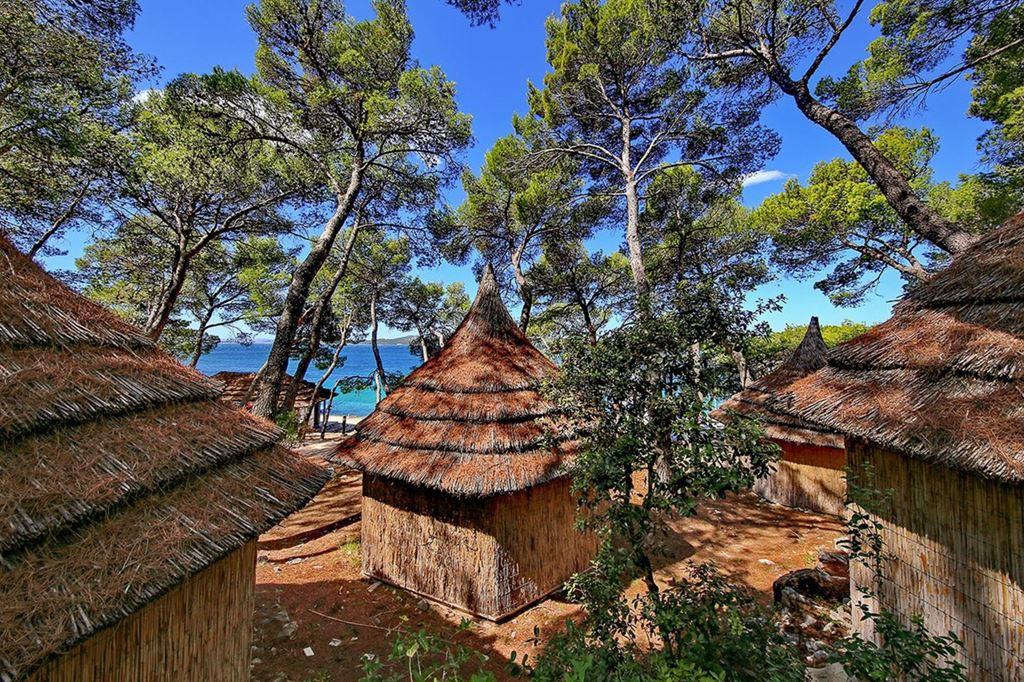 Resort Pine Beach