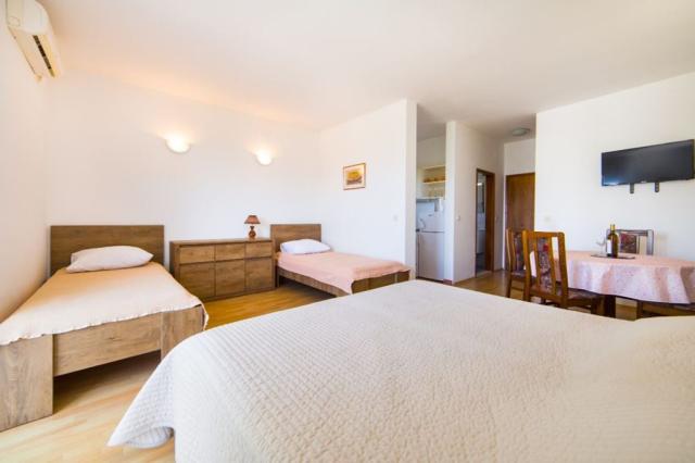 Slavena vila - studio pro 4 osoby, č. 4 - Gradac -  - Chorvatsk