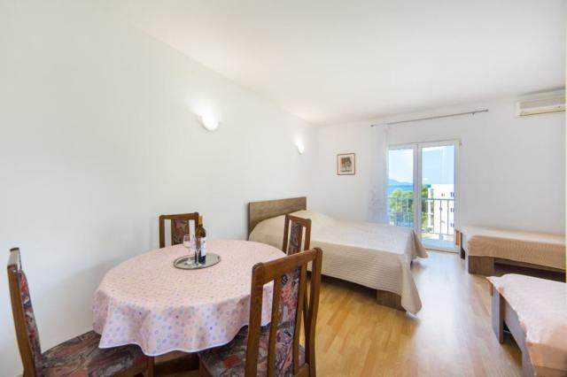 Slavena vila - studio pro 4 osoby, č. 4 - Gradac -  - Chorvatsk