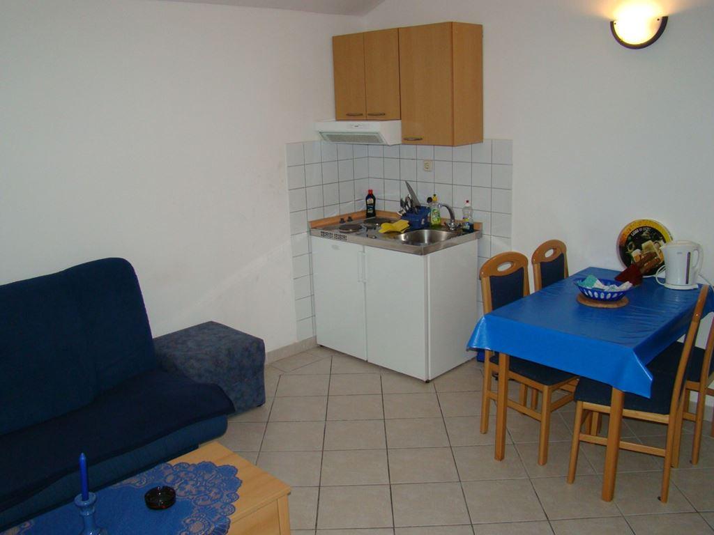 Vila Čuturić Josip - 202 A2+2 kat II - Gradac - Chorvatsko - (