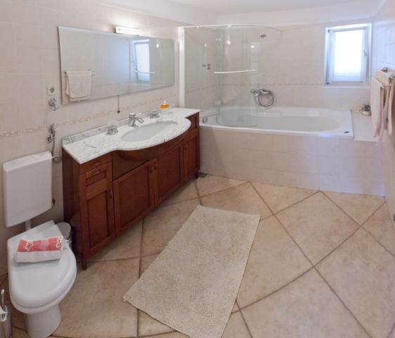 Lukrecia apartmány - Supetar (ostrov Brač) -  - Chorvatsko