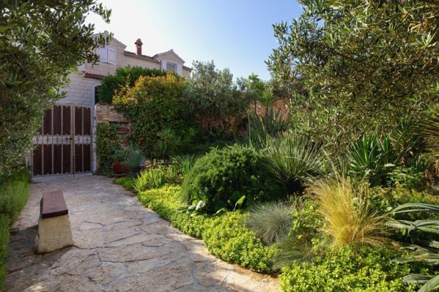 Lukrecia apartmány - Supetar (ostrov Brač) -  - Chorvatsko