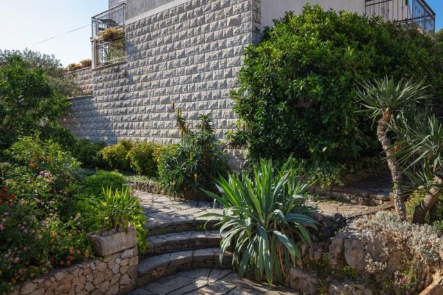 Lukrecia apartmány - Supetar (ostrov Brač) -  - Chorvatsko