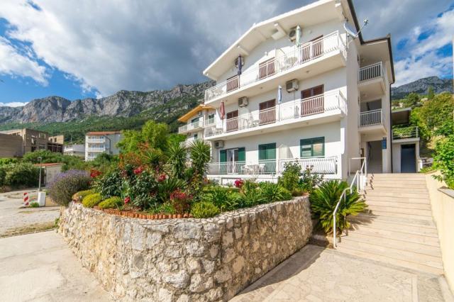 Vila Neda-Maršić - Gradac - Chorvatsko -  (6)