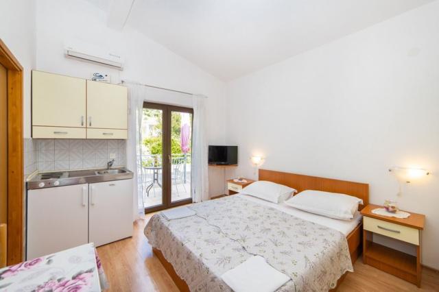 Vila Neda-Maršić - dvoulůžkové studio č. 7 - Gradac - Chorvatsk