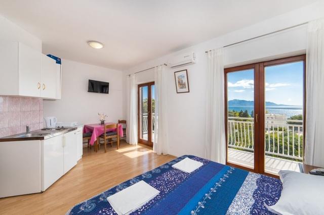 Vila Neda-Maršić - třílůžkové studio č. 1 - Gradac - Chorvatsko
