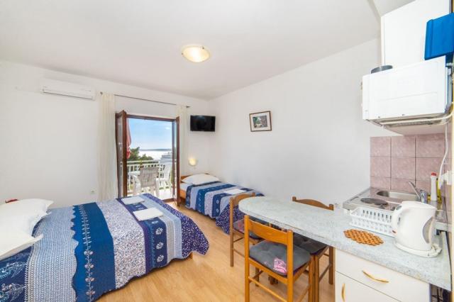 Vila Neda-Maršić - třílůžkové studio č. 2 - Gradac - Chorvatsko