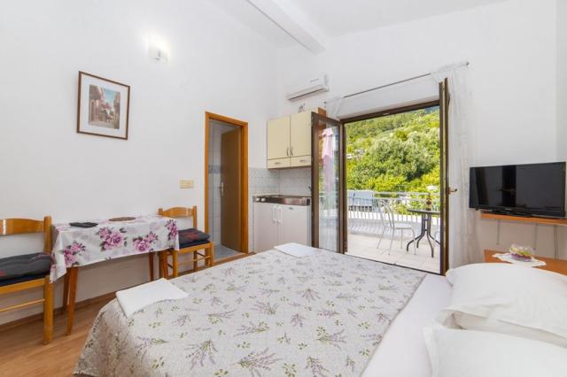 Vila Neda-Maršić - dvoulůžkové studio č. 7 - Gradac - Chorvatsk