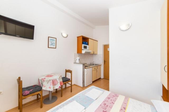 Vila Neda-Maršić - dvoulůžkové studio č. 4 - Gradac - Chorvatsk