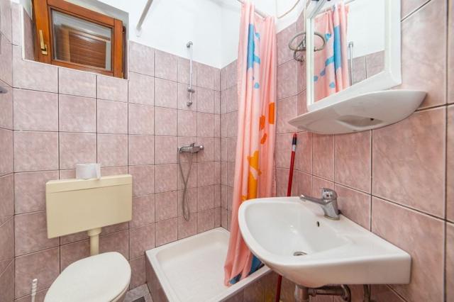 Vila Neda-Maršić - třílůžkové studio č. 1 - Gradac - Chorvatsko