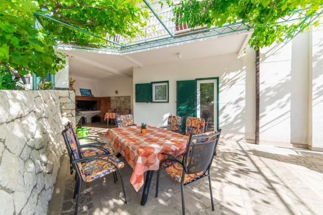 Vila Neda-Maršić - Gradac - Chorvatsko -  (11)