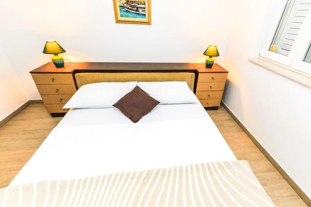 Leut apartmány - apartmán pro 2 osoby, 1. patro - Novalja (ostr