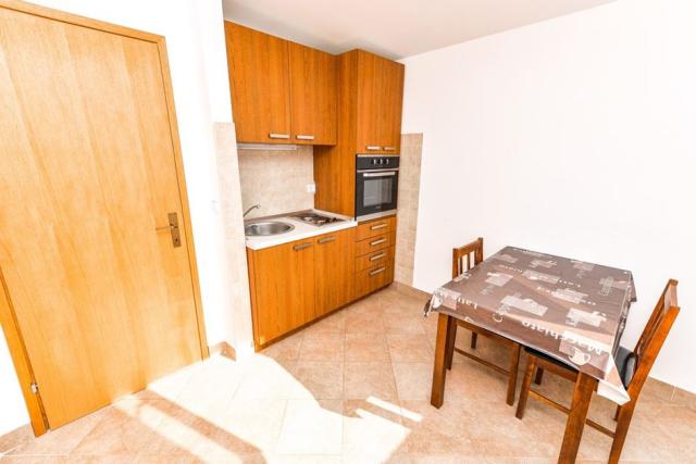 Leut apartmány - apartmán pro 2 osoby, 1. patro - Novalja (ostr