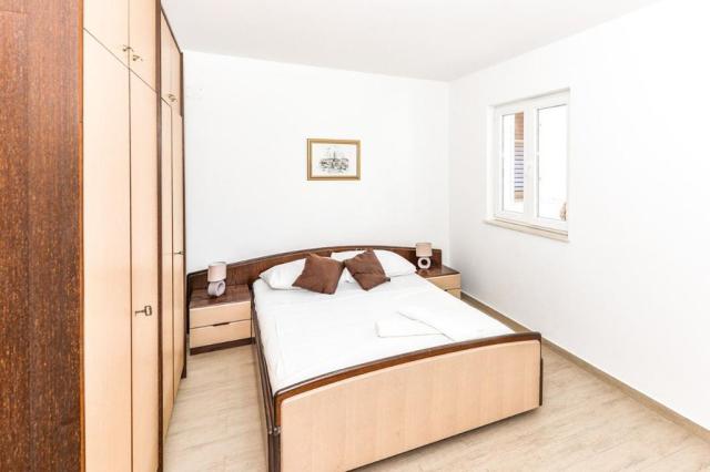 Leut apartmány - apartmán pro 2 osoby, přízemí - Novalja (ostro