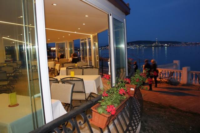 Val hotel TN - Pizzerie - Seget Donji (Trogir) -  - Chorvatsko