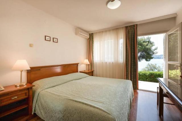 Val hotel TN - pokoj Standard Patio TMS - Seget Donji (Trogir) 