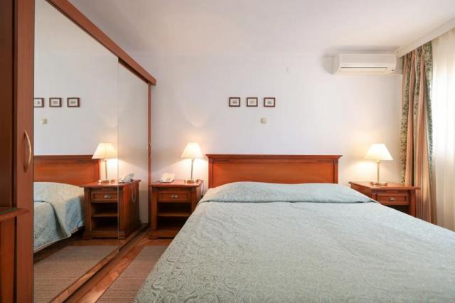 Val hotel TN - pokoj Standard Patio TMS - Seget Donji (Trogir) 