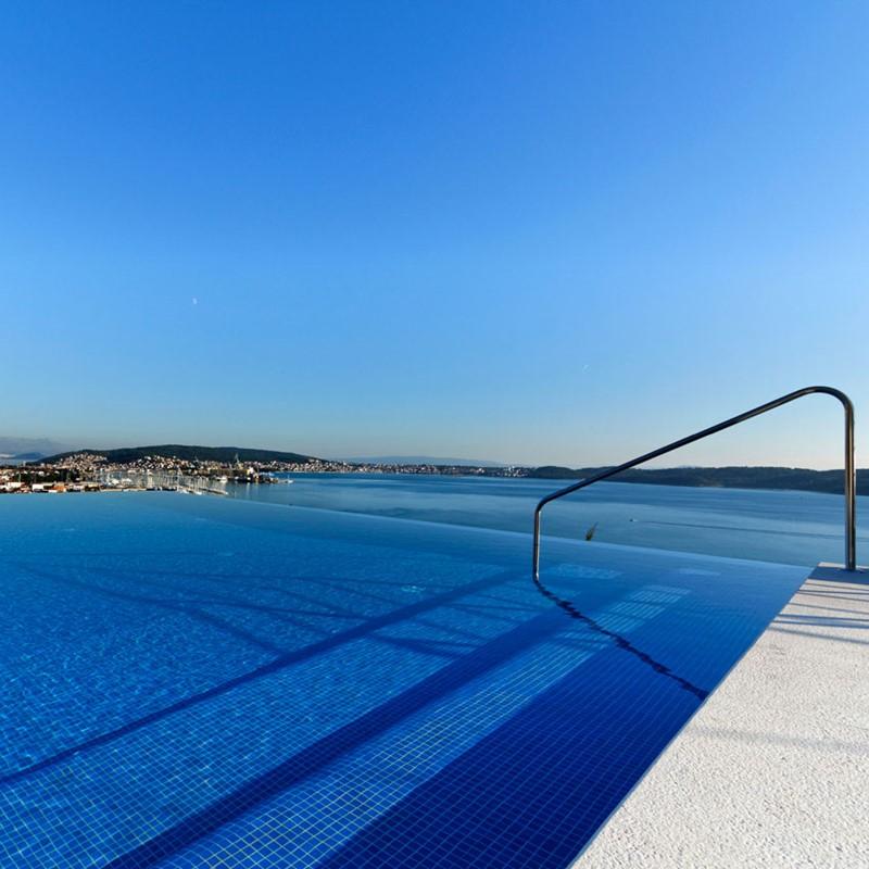 Ola hotel - Seget Donji (Trogir) - - Chorvatsko